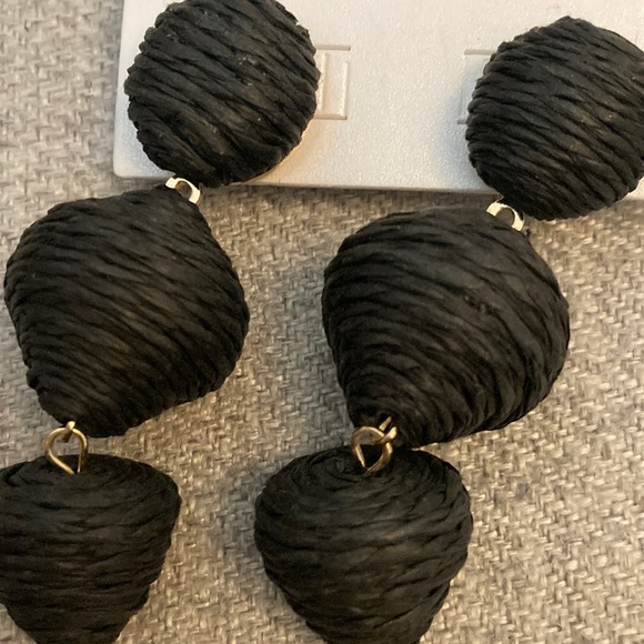 Sugarfix by BaubleBar. NWT textile fiber wrapped dangle pierced earrings BLACK - Picture 2 of 5